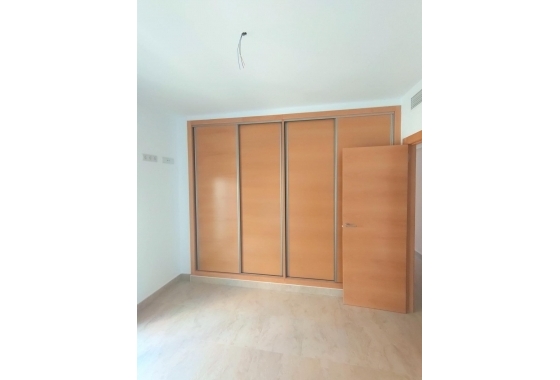 Resale - Apartment / flat - Torrevieja - Estacion De Autobuses