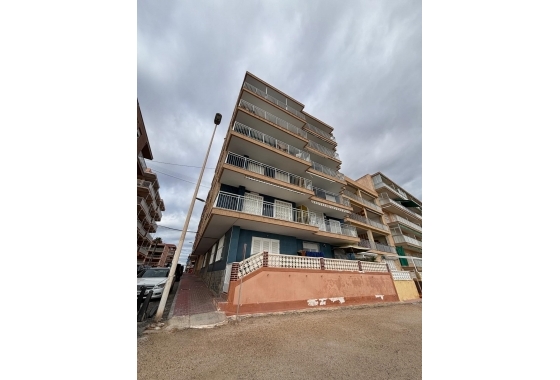 Resale - Apartment / flat - Torrevieja - Playa De Los Naufragos