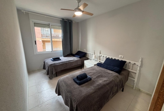 Resale - Apartment / flat - Torrevieja - Playa De Los Naufragos