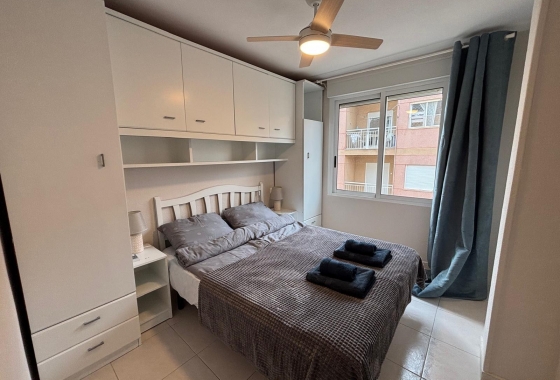 Resale - Apartment / flat - Torrevieja - Playa De Los Naufragos