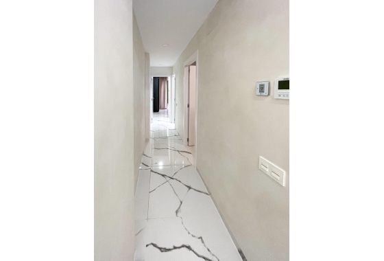 Resale - Apartment / flat - Torrevieja - Playa del Cura