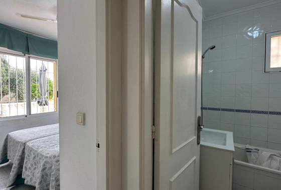 Resale - Bungalow - Orihuela Costa - Los Almendros-la Florida