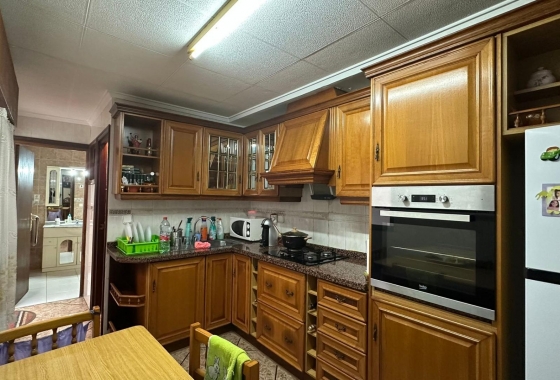 Resale - Apartment / flat - Torrevieja - Estacion De Autobuses