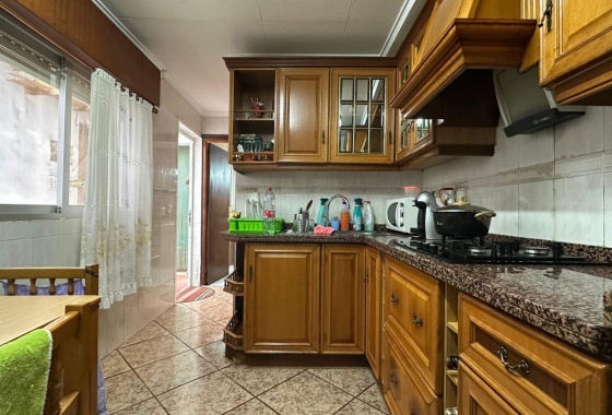 Resale - Apartment / flat - Torrevieja - Estacion De Autobuses