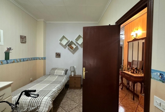 Resale - Apartment / flat - Torrevieja - Estacion De Autobuses