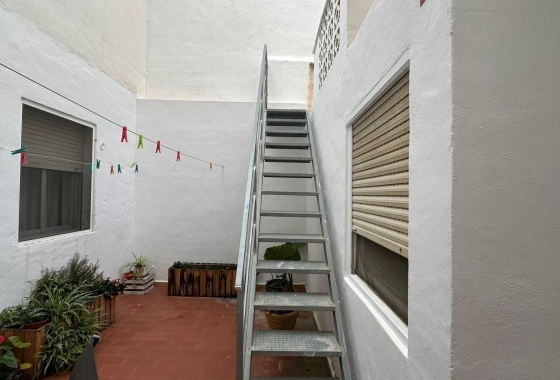 Resale - Apartment / flat - Torrevieja - Estacion De Autobuses