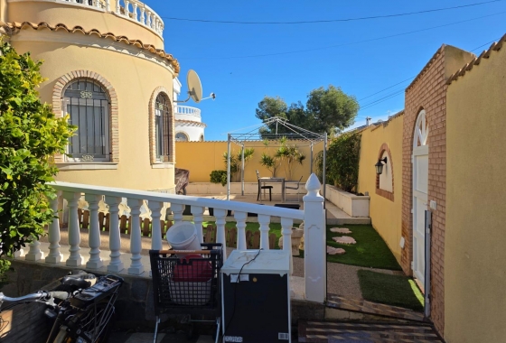 Resale - Villa - Orihuela Costa - Villamartín-las Filipinas