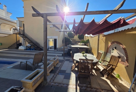 Resale - Villa - Orihuela Costa - Villamartín-las Filipinas