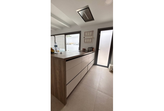 Resale - Villa - San Miguel de Salinas - Urbanizacion Blue Lagoon