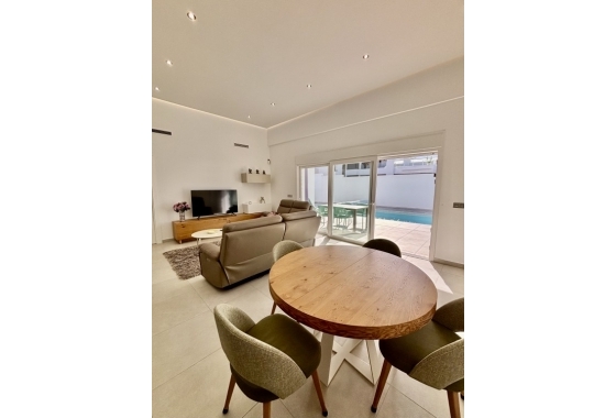 Resale - Villa - Benijofar - Costa Blanca