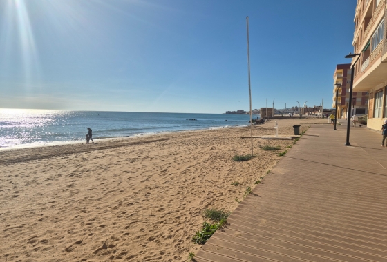 Resale - Apartment / flat - La Mata