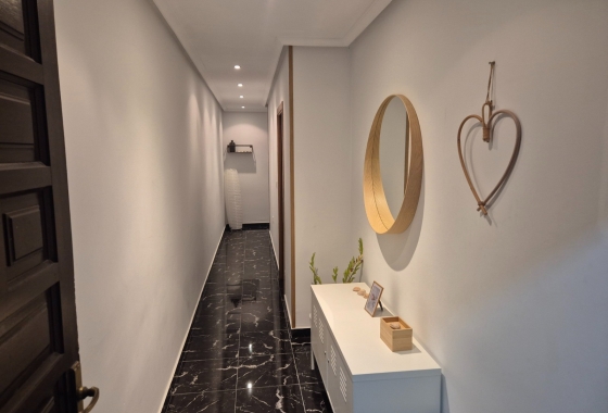 Resale - Apartment / flat - La Mata