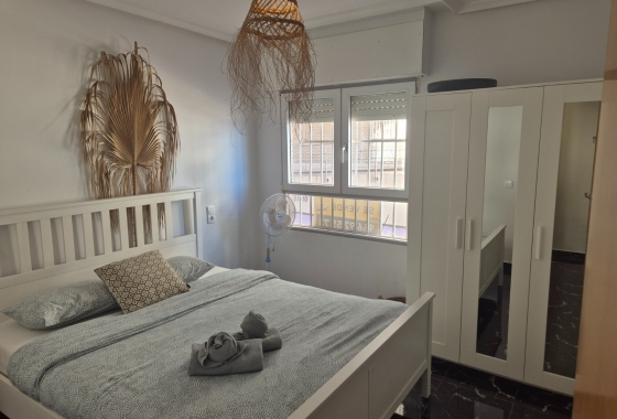 Resale - Apartment / flat - La Mata