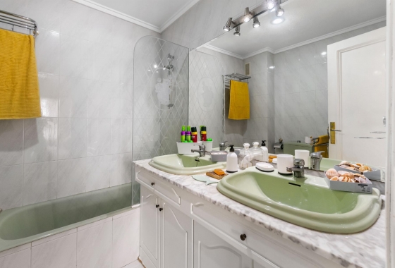 Resale - Apartment / flat - Torrevieja - Costa Blanca