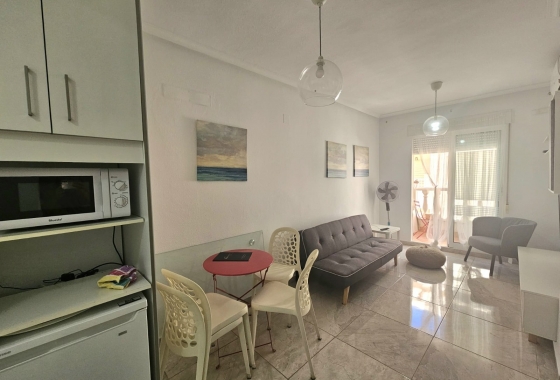 Resale - Apartment / flat - Torrevieja - La Mata Pueblo