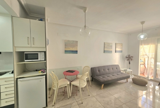 Resale - Apartment / flat - Torrevieja - La Mata Pueblo