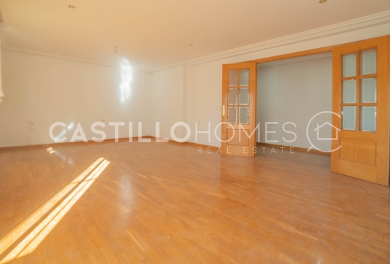 Resale - Apartment / flat - Torrevieja - Centro