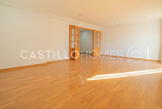 Resale - Apartment / flat - Torrevieja - Centro