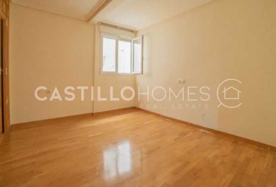 Resale - Apartment / flat - Torrevieja - Centro