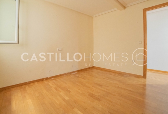 Resale - Apartment / flat - Torrevieja - Centro