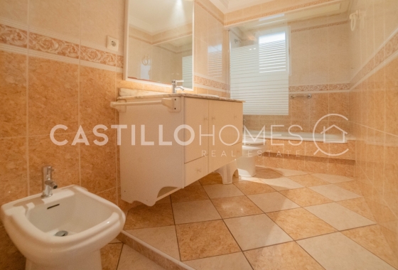 Resale - Apartment / flat - Torrevieja - Centro