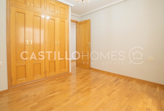 Resale - Apartment / flat - Torrevieja - Centro