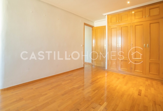 Resale - Apartment / flat - Torrevieja - Centro