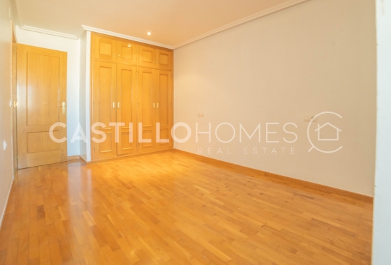 Resale - Apartment / flat - Torrevieja - Centro