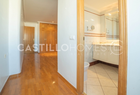 Resale - Apartment / flat - Torrevieja - Centro