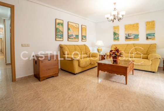 Resale - Apartment / flat - Torrevieja - Centro