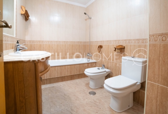 Resale - Apartment / flat - Torrevieja - Centro