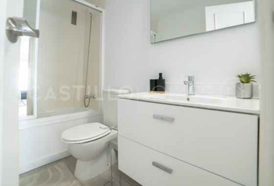 Resale - Apartment / flat - Torrevieja - Centro