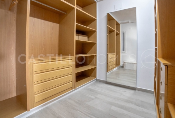 Resale - Apartment / flat - Torrevieja - Centro