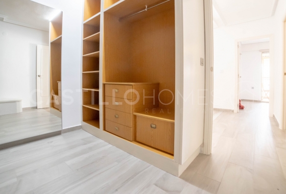 Resale - Apartment / flat - Torrevieja - Centro