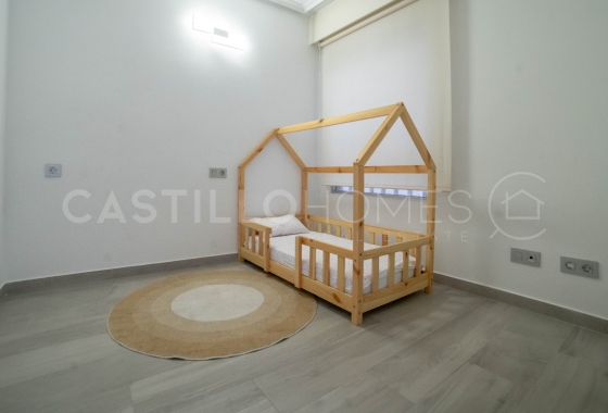 Resale - Apartment / flat - Torrevieja - Centro