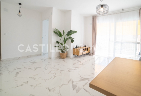 Resale - Apartment / flat - Torrevieja - Centro