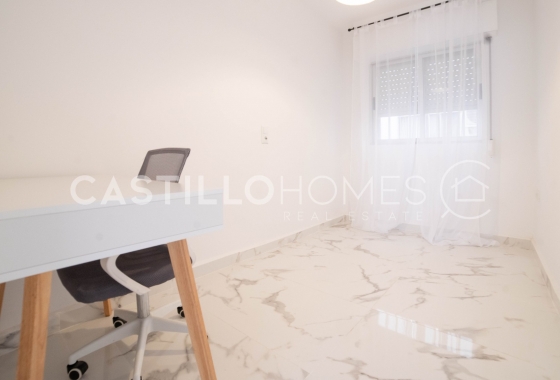 Resale - Apartment / flat - Torrevieja - Centro