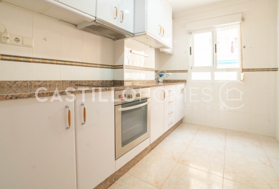 Resale - Apartment / flat - Torrevieja - Playa del Cura