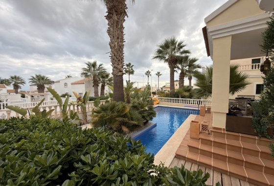 Resale - Villa - Orihuela Costa - Los Doses