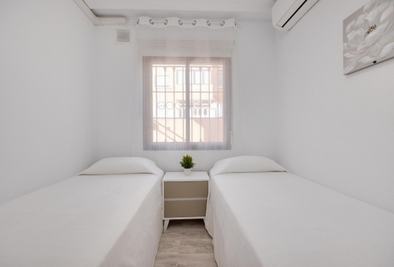 Resale - Bungalow - Torrevieja - aguas nuevas