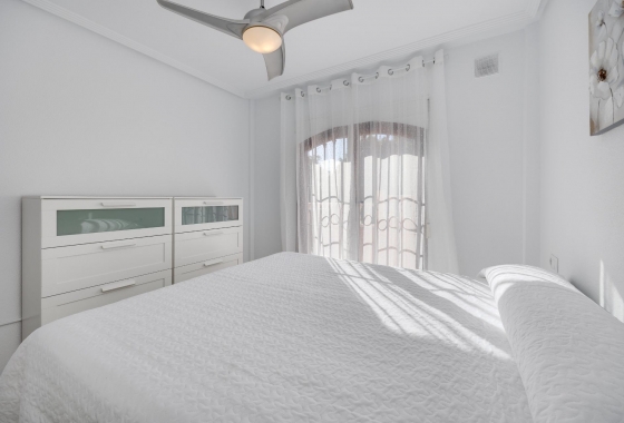 Resale - Bungalow - Torrevieja - aguas nuevas