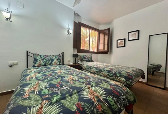 Resale - Bungalow - Torrevieja - Punta Prima