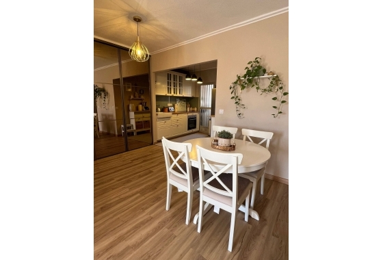 Resale - Apartment / flat - Pilar de la Horadada - La Torre De La Horadada