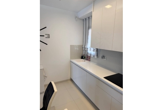 Resale - Apartment / flat - Pilar de la Horadada - La Torre De La Horadada