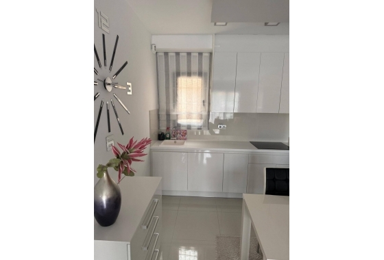 Resale - Apartment / flat - Pilar de la Horadada - La Torre De La Horadada