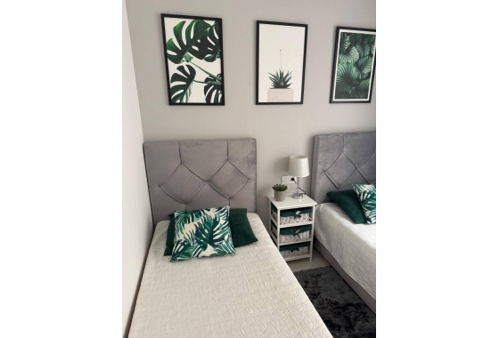 Resale - Apartment / flat - Pilar de la Horadada - La Torre De La Horadada