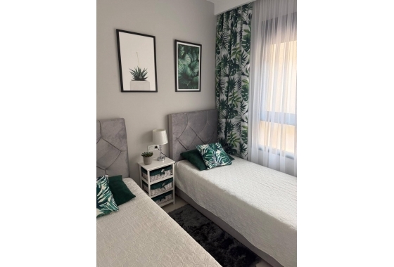 Resale - Apartment / flat - Pilar de la Horadada - La Torre De La Horadada