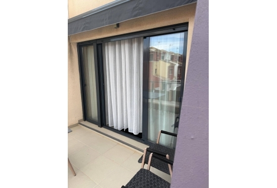 Resale - Apartment / flat - Pilar de la Horadada - La Torre De La Horadada