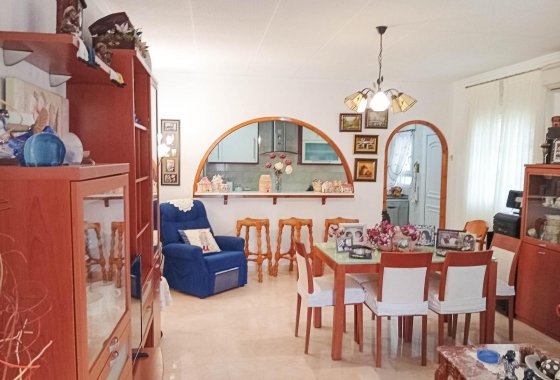 Resale - Villa - Torrevieja - La Siesta - El Salado - Torreta