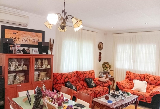 Resale - Villa - Torrevieja - La Siesta - El Salado - Torreta